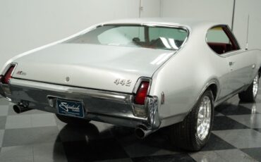 Oldsmobile-Cutlass-Coupe-1969-9