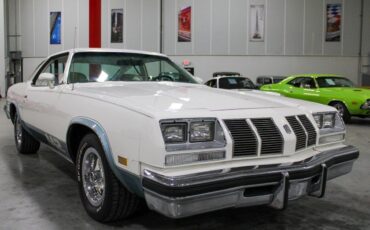 Oldsmobile-Cutlass-Coupe-1977-10