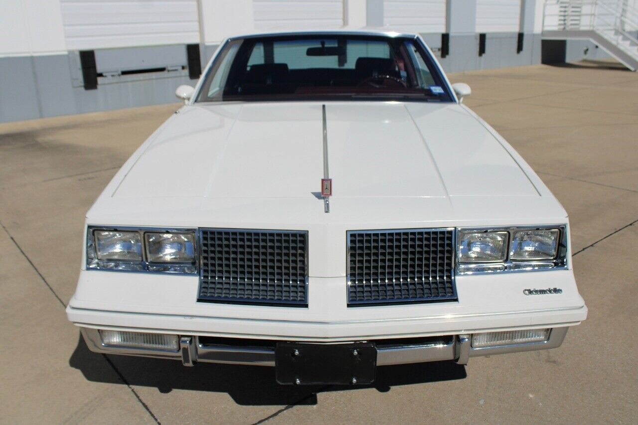 Oldsmobile-Cutlass-Coupe-1983-6