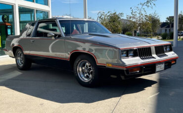 Oldsmobile-Cutlass-Coupe-1984-2