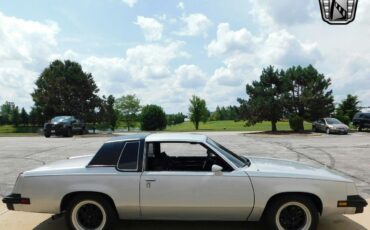 Oldsmobile-Cutlass-Coupe-1984-3