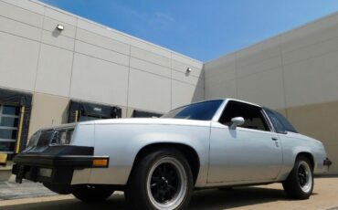 Oldsmobile-Cutlass-Coupe-1984-8