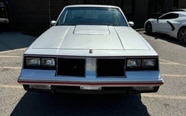 Oldsmobile-Cutlass-calais-1984-1