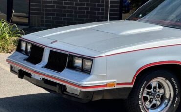 Oldsmobile-Cutlass-calais-1984