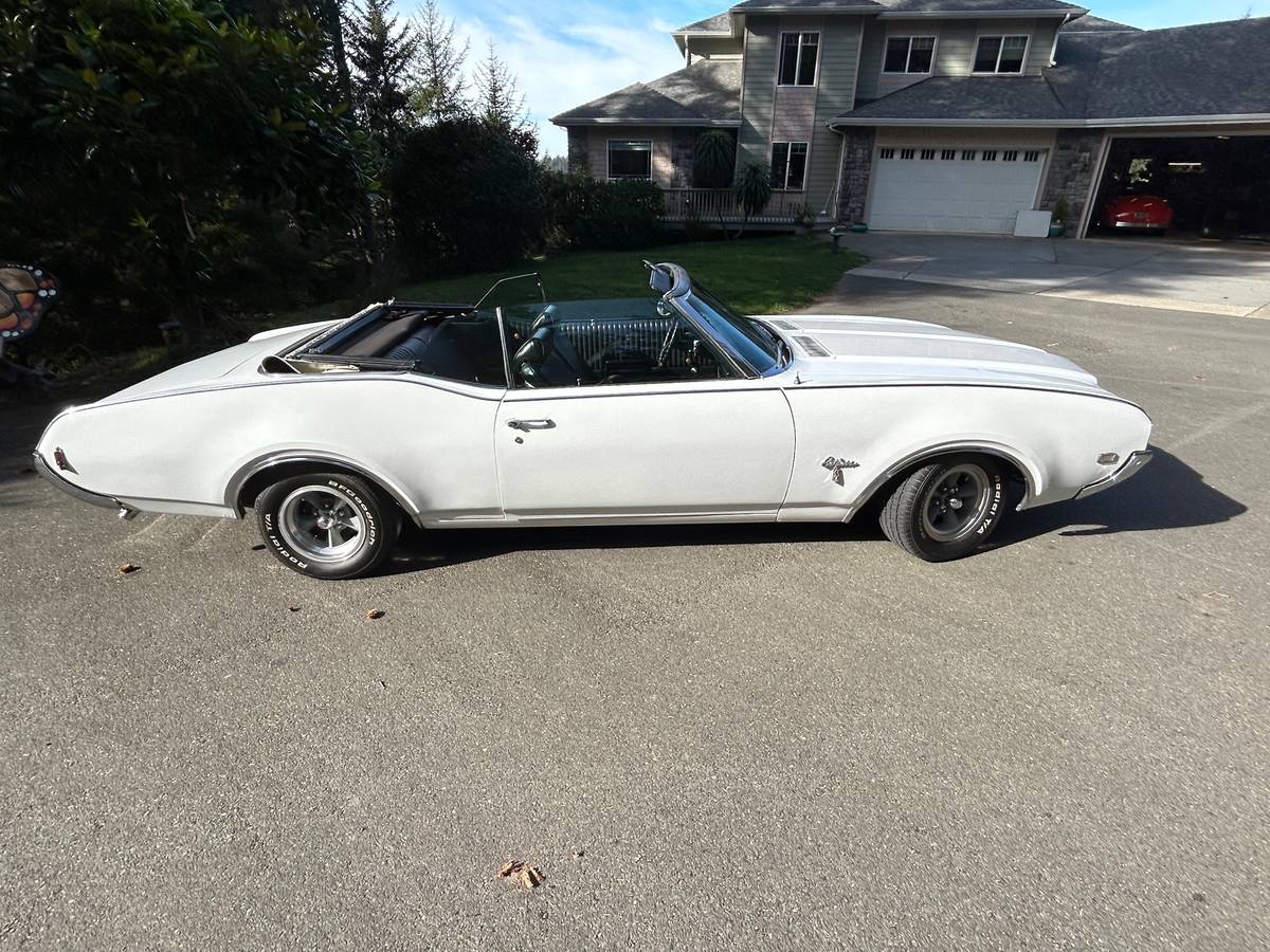 Oldsmobile-Cutlass-convertible-1969-21