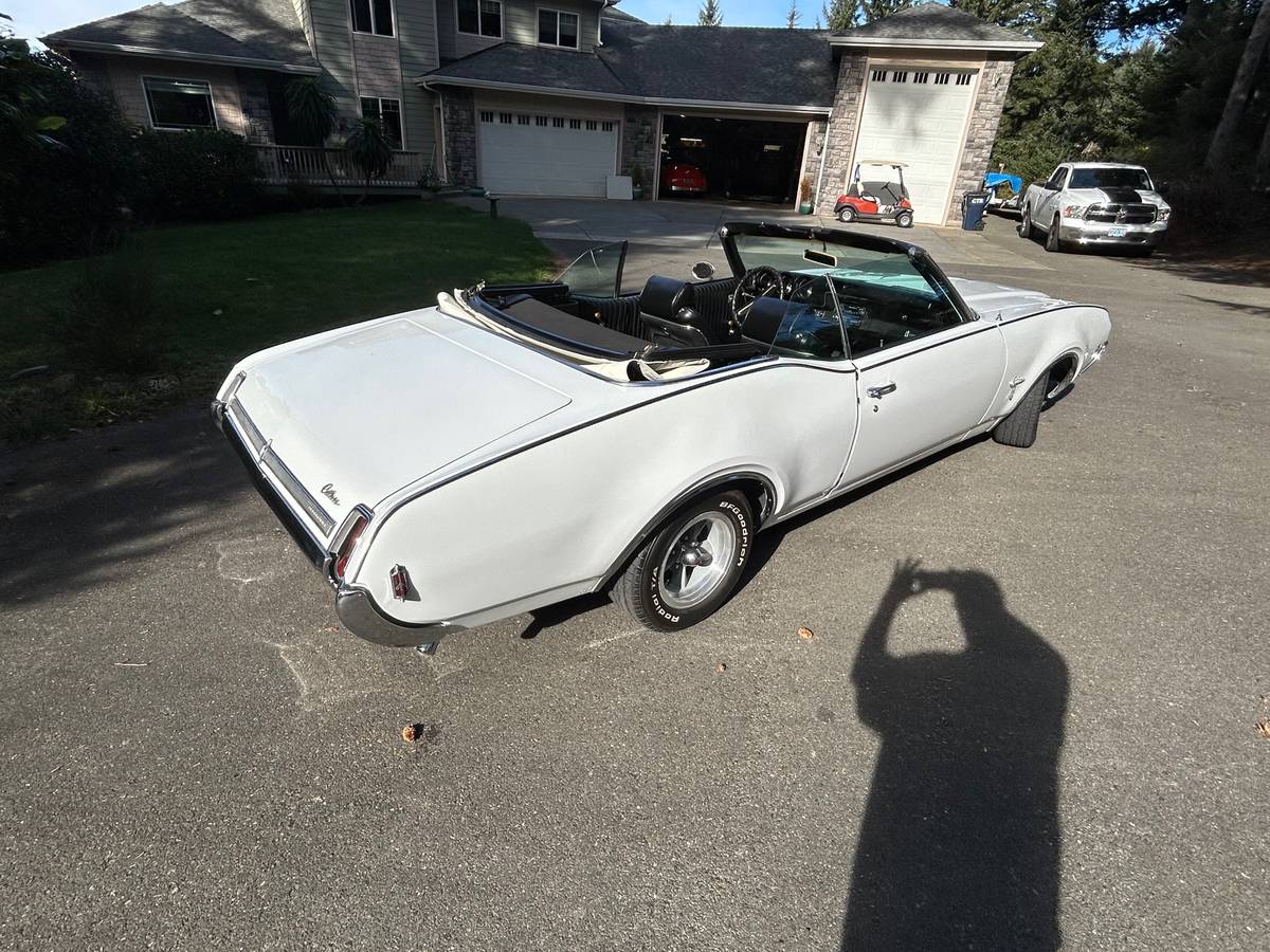 Oldsmobile-Cutlass-convertible-1969-5