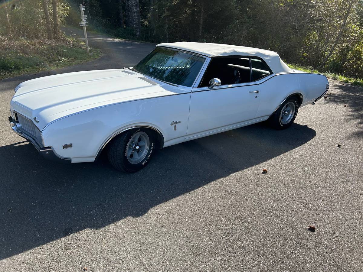 Oldsmobile-Cutlass-convertible-1969