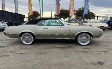 Oldsmobile-Cutlass-convertible-1972-1