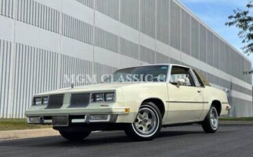 Oldsmobile-Cutlass-supreme-1981-1