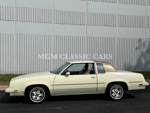 Oldsmobile-Cutlass-supreme-1981-2