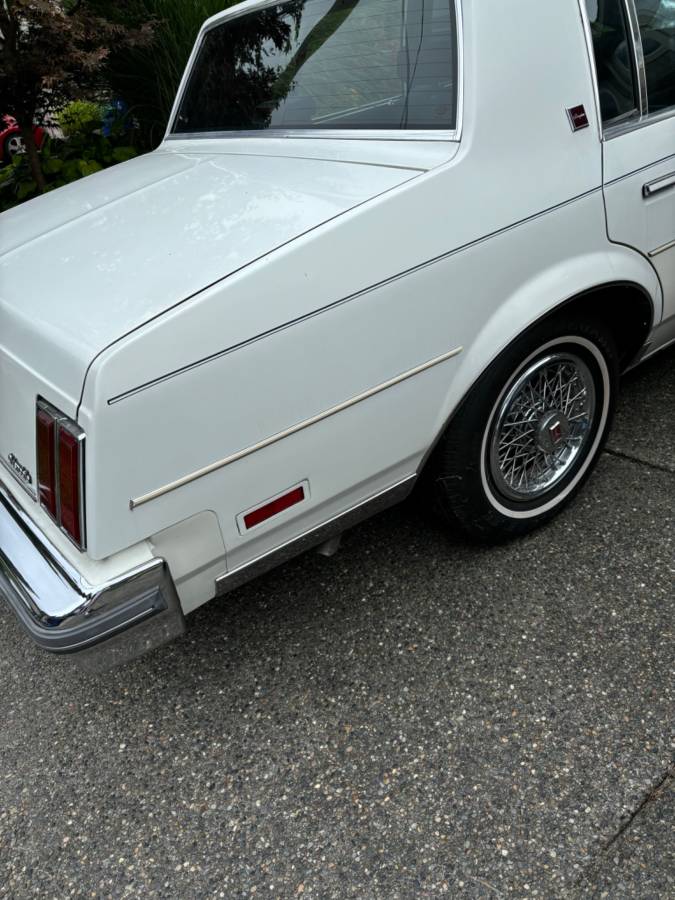 Oldsmobile-Cutlass-supreme-1985-11