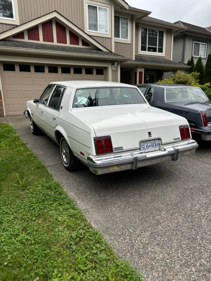 Oldsmobile-Cutlass-supreme-1985