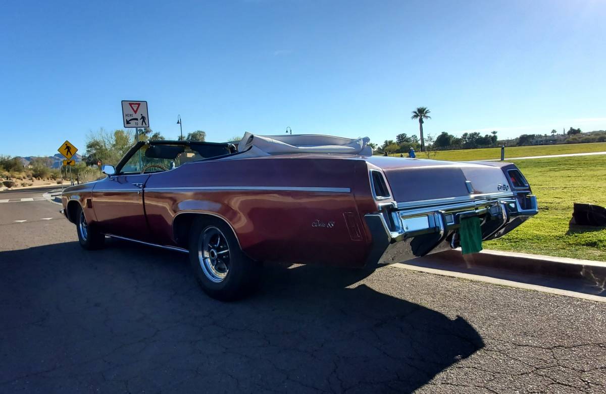 Oldsmobile-Delta-88-royale-convertible-1972-2