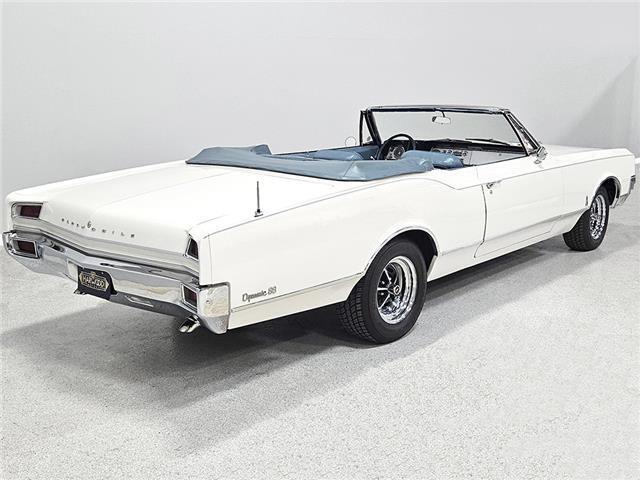 Oldsmobile-Eighty-Eight-Cabriolet-1965-4