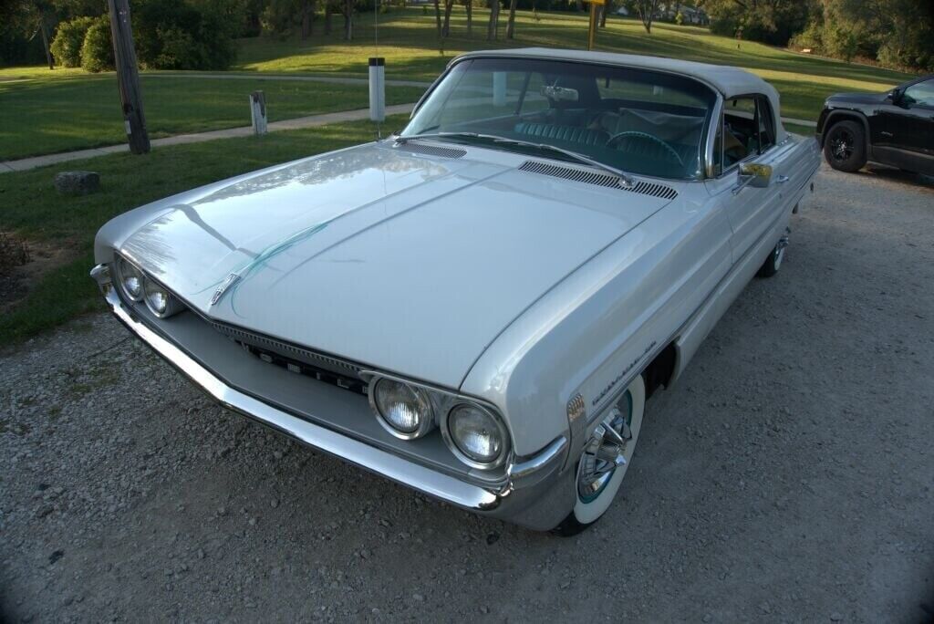 Oldsmobile Eighty-Eight Coupe 1961