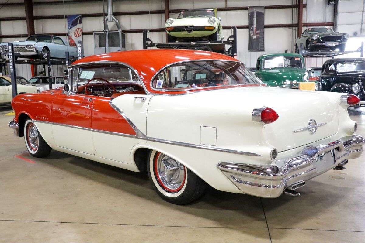 Oldsmobile-Holiday-Coupe-1956-5