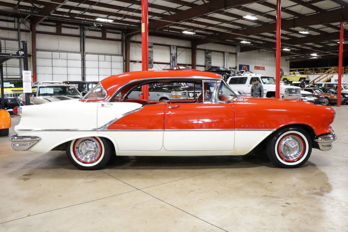 Oldsmobile-Holiday-Coupe-1956-9