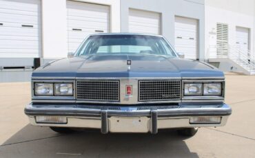 Oldsmobile-Ninety-Eight-Berline-1984-8