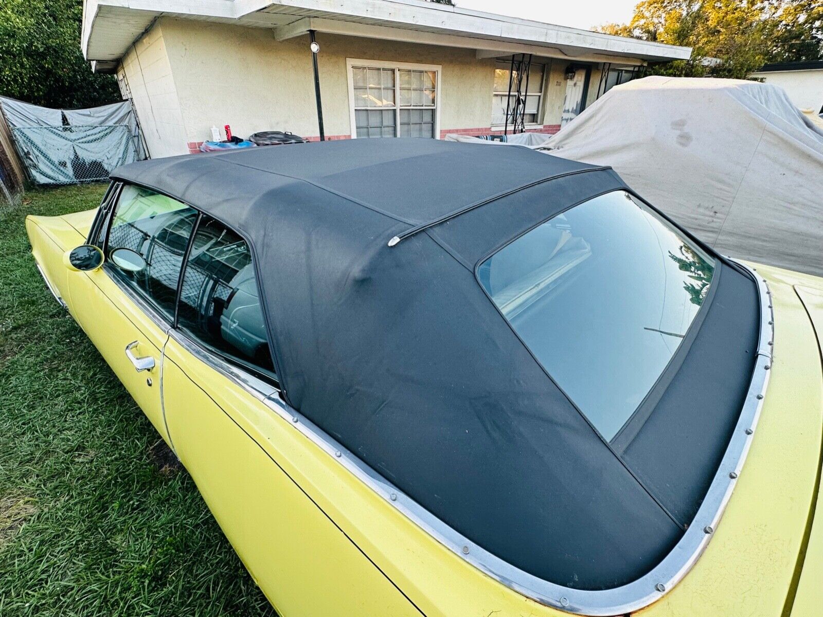 Oldsmobile-Ninety-Eight-Cabriolet-1962-27