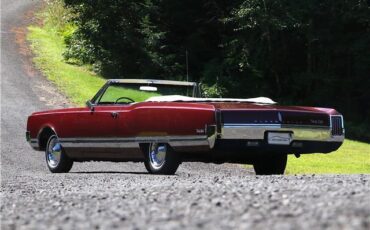 Oldsmobile-Ninety-Eight-Cabriolet-1965-2