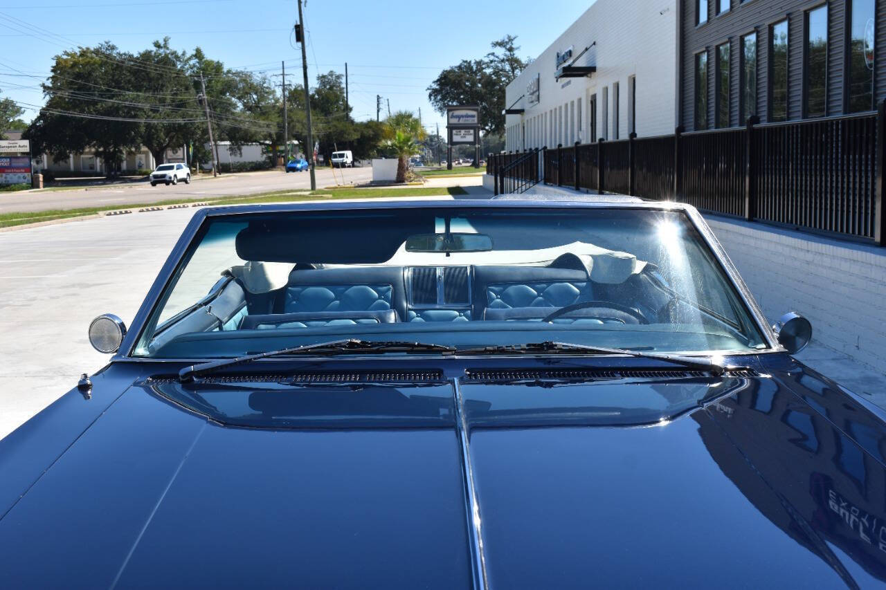 Oldsmobile-Ninety-Eight-Cabriolet-1966-29