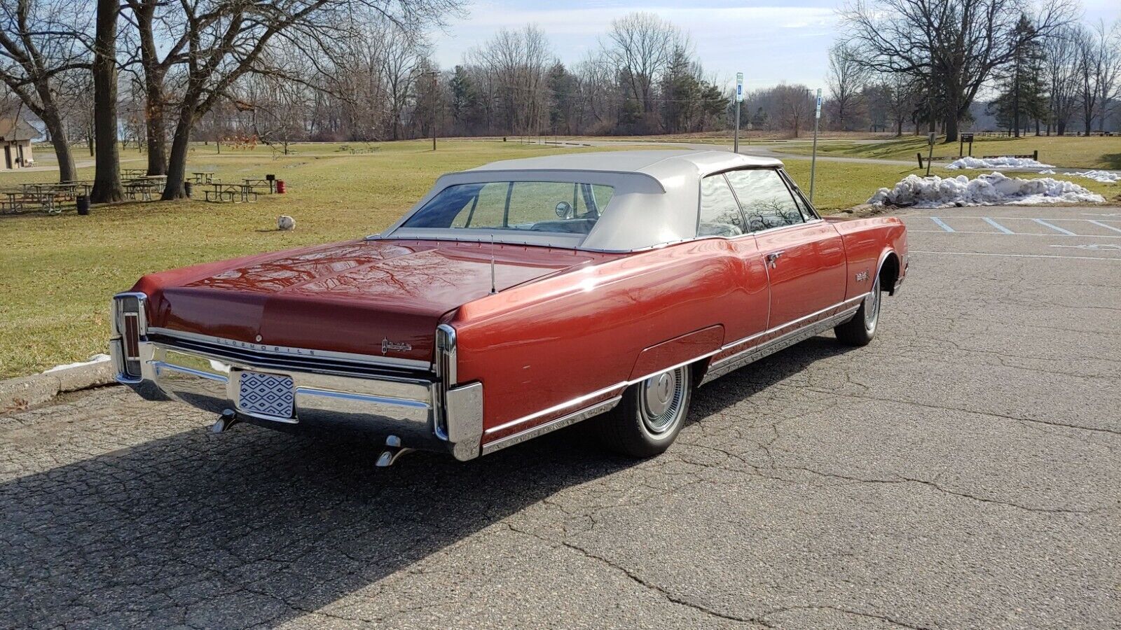 Oldsmobile-Ninety-Eight-Cabriolet-1966-3