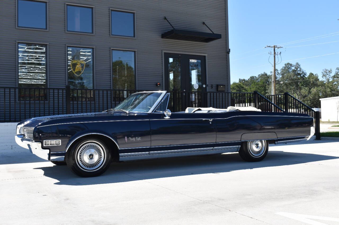 Oldsmobile-Ninety-Eight-Cabriolet-1966-39