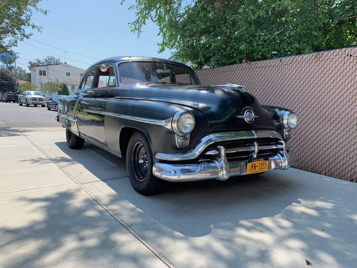 Oldsmobile-Ninety-eight-1952-10