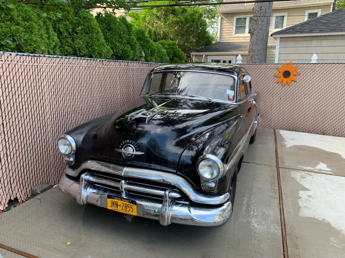 Oldsmobile-Ninety-eight-1952-2