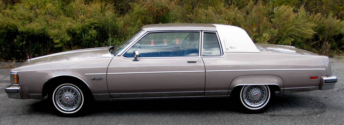 Oldsmobile-Ninety-eight-1983-6