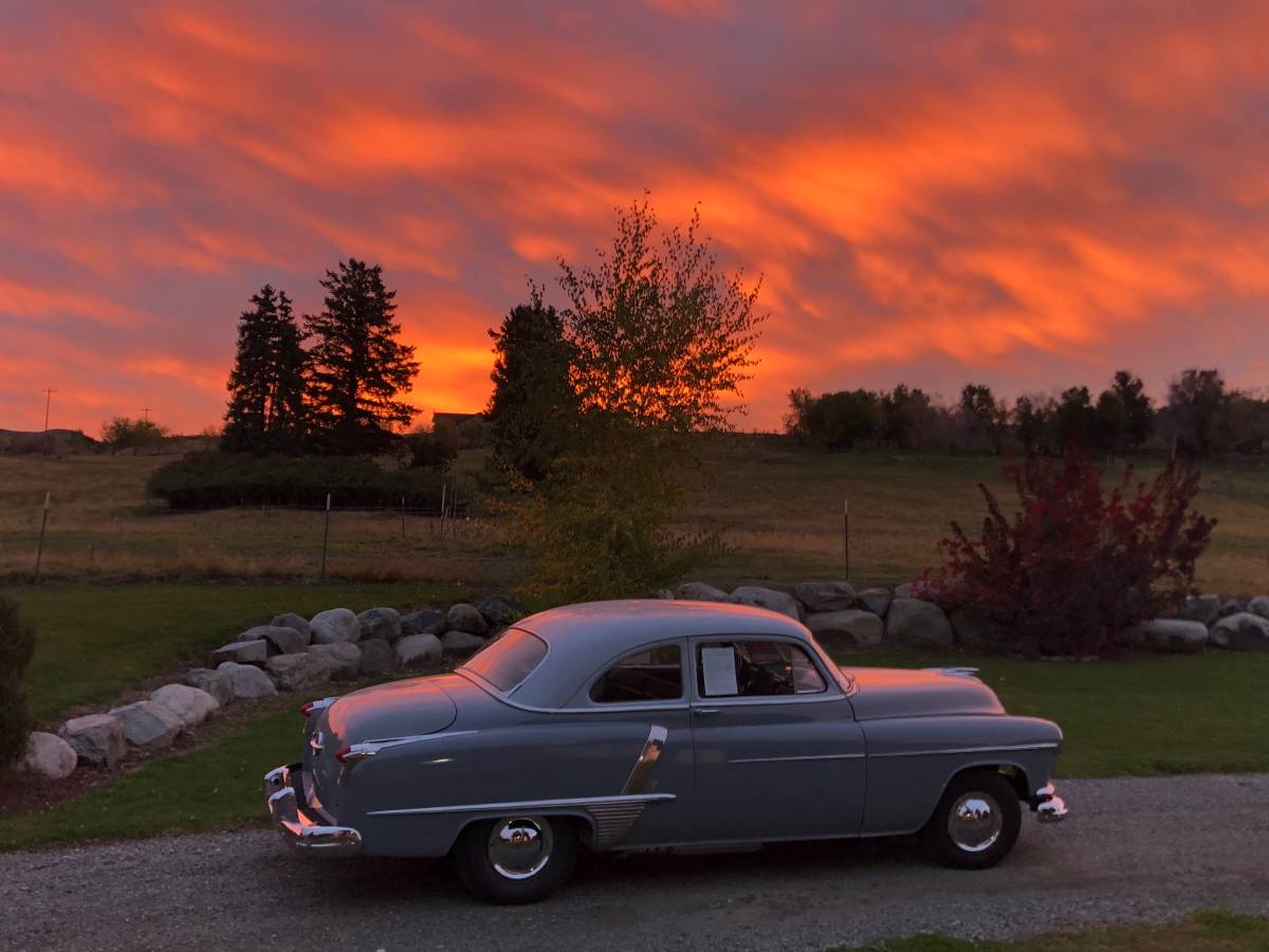 Oldsmobile-Rocket-88-1951-1