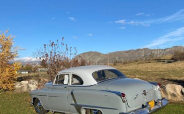 Oldsmobile-Rocket-88-1951-17