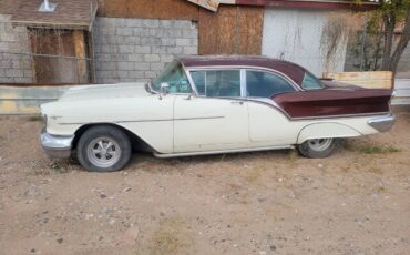 Oldsmobile-Super-88-1957