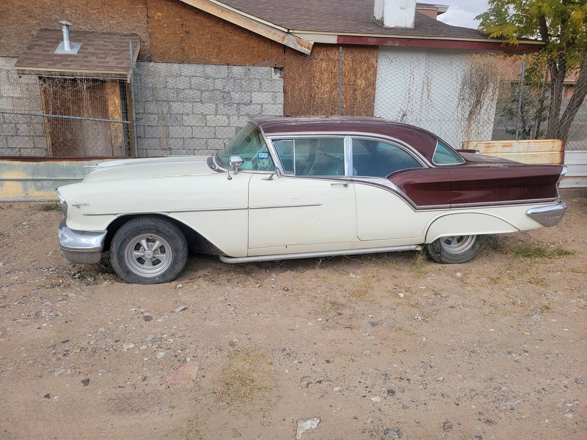 Oldsmobile-Super-88-1957