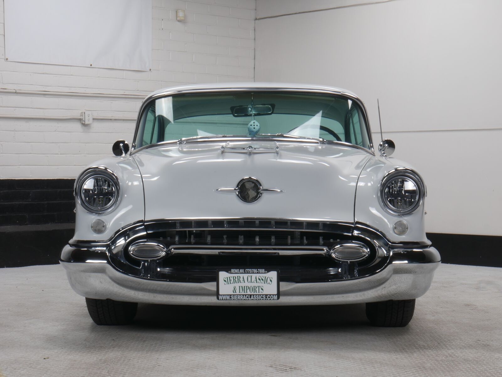 Oldsmobile-Super-88-Holiday-Coupe-Coupe-1955-2