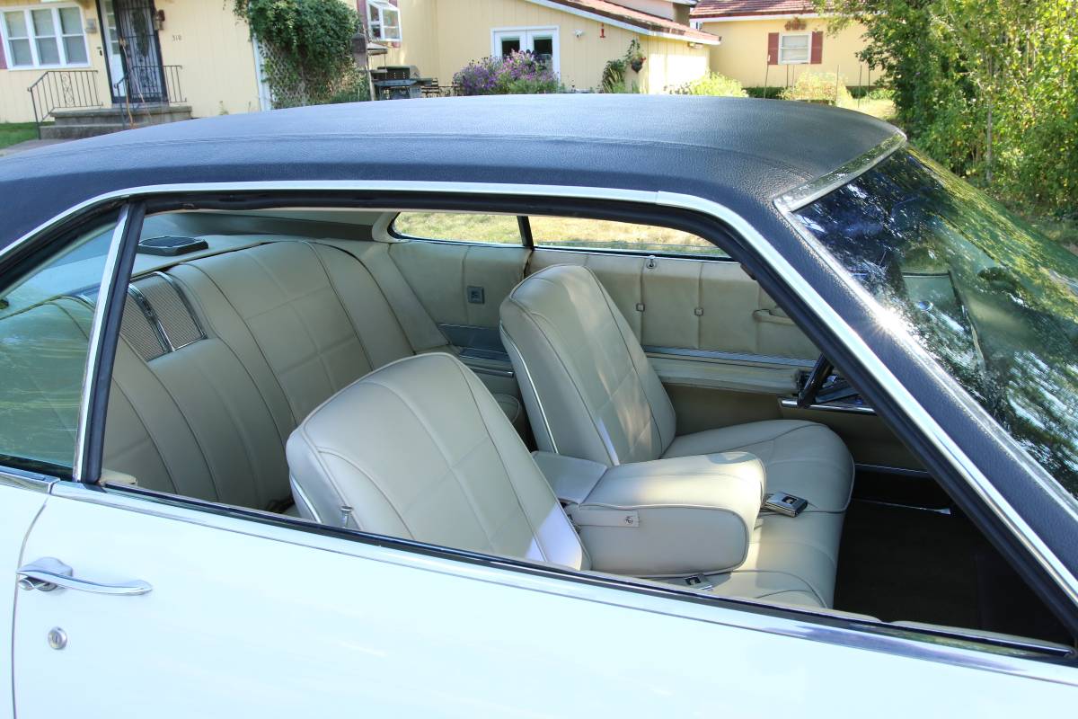 Oldsmobile-Toronado-1967-1