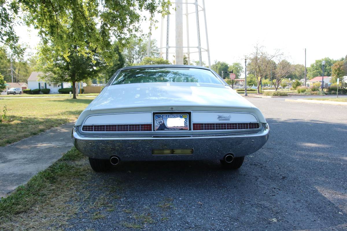 Oldsmobile-Toronado-1967-10