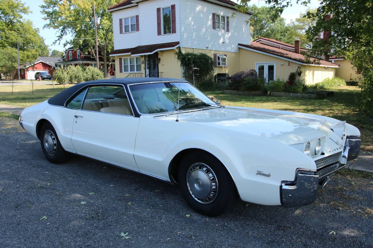 Oldsmobile-Toronado-1967-7