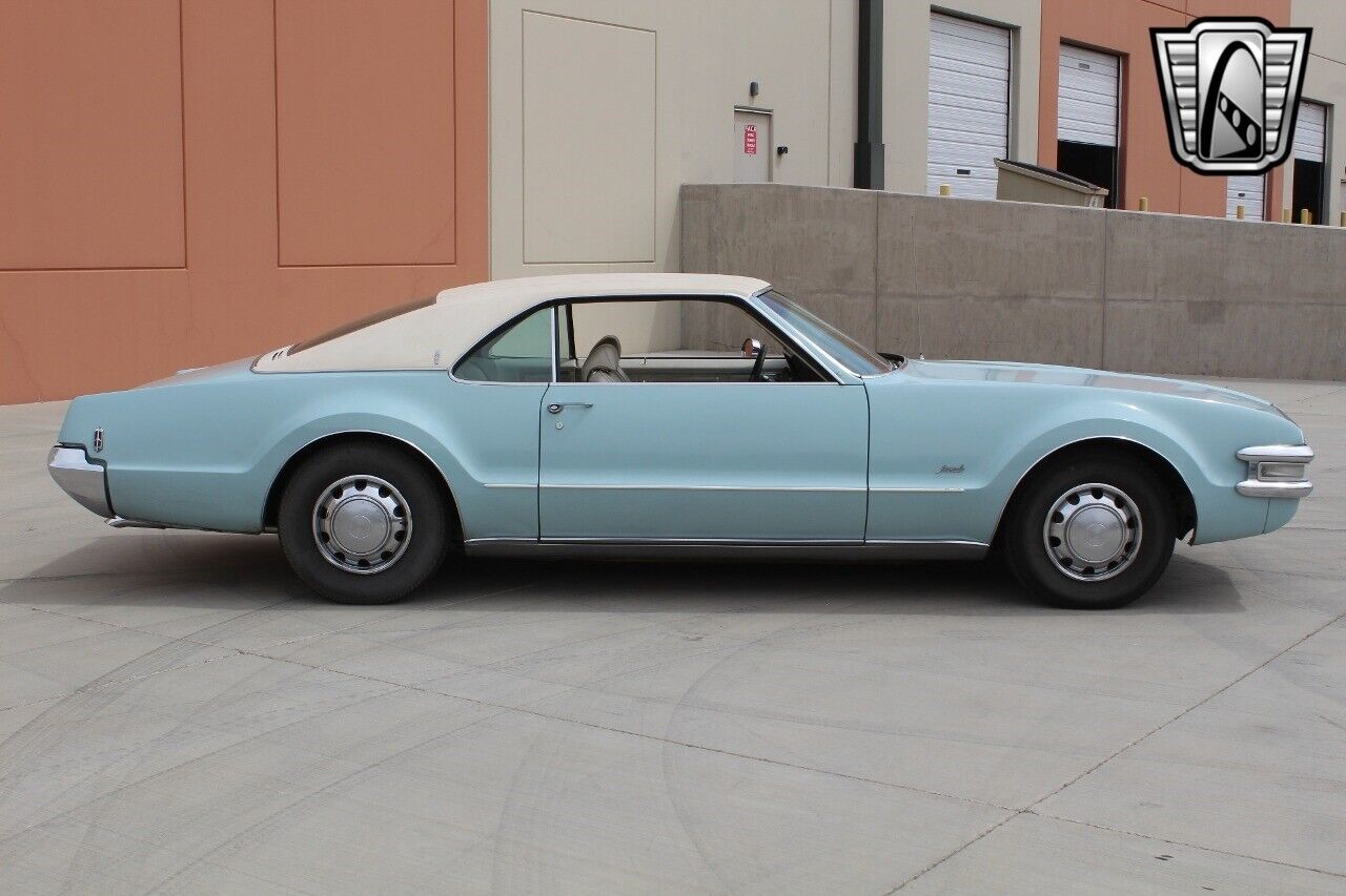 Oldsmobile-Toronado-1969-9