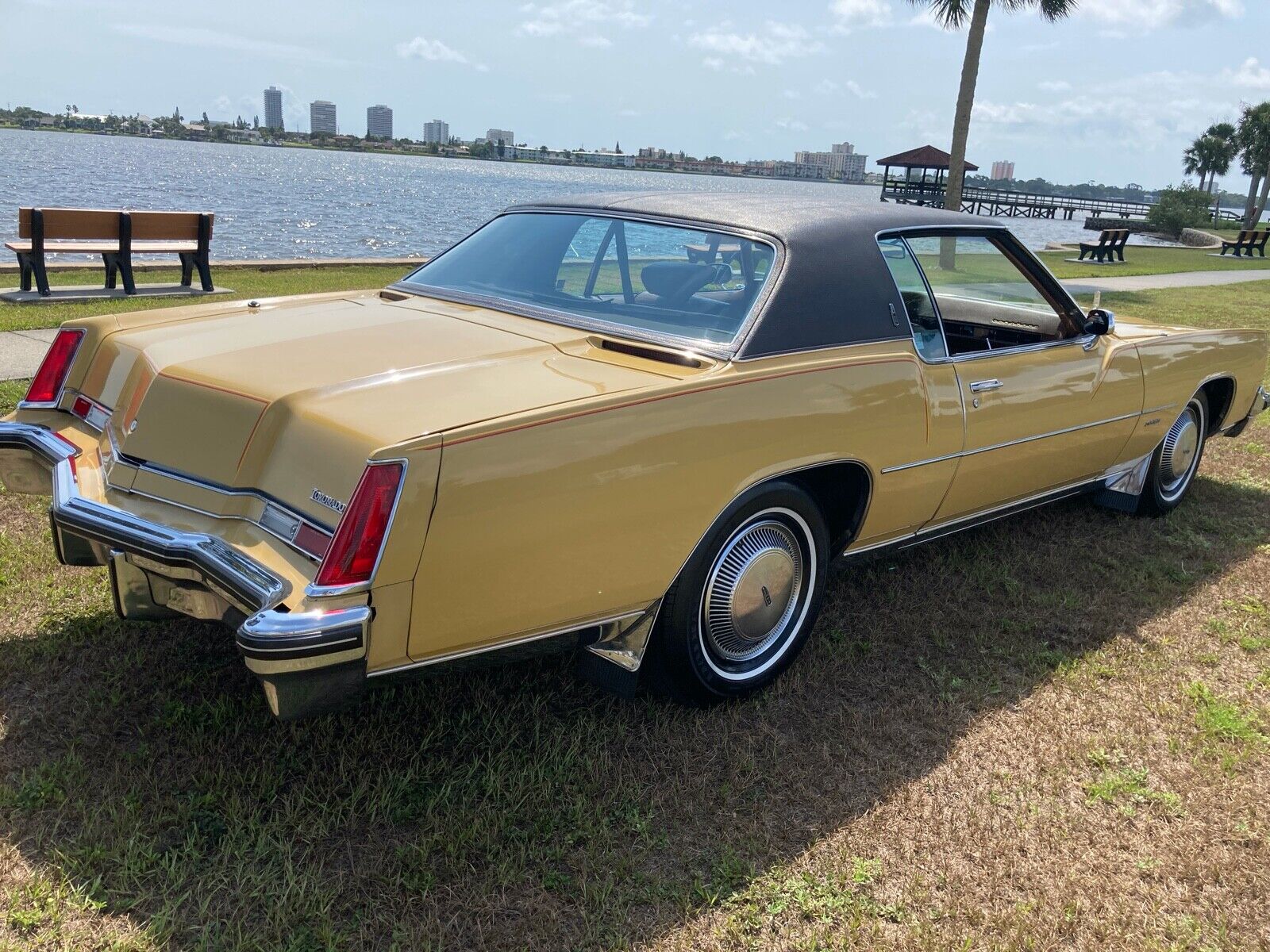 Oldsmobile-Toronado-1973-5