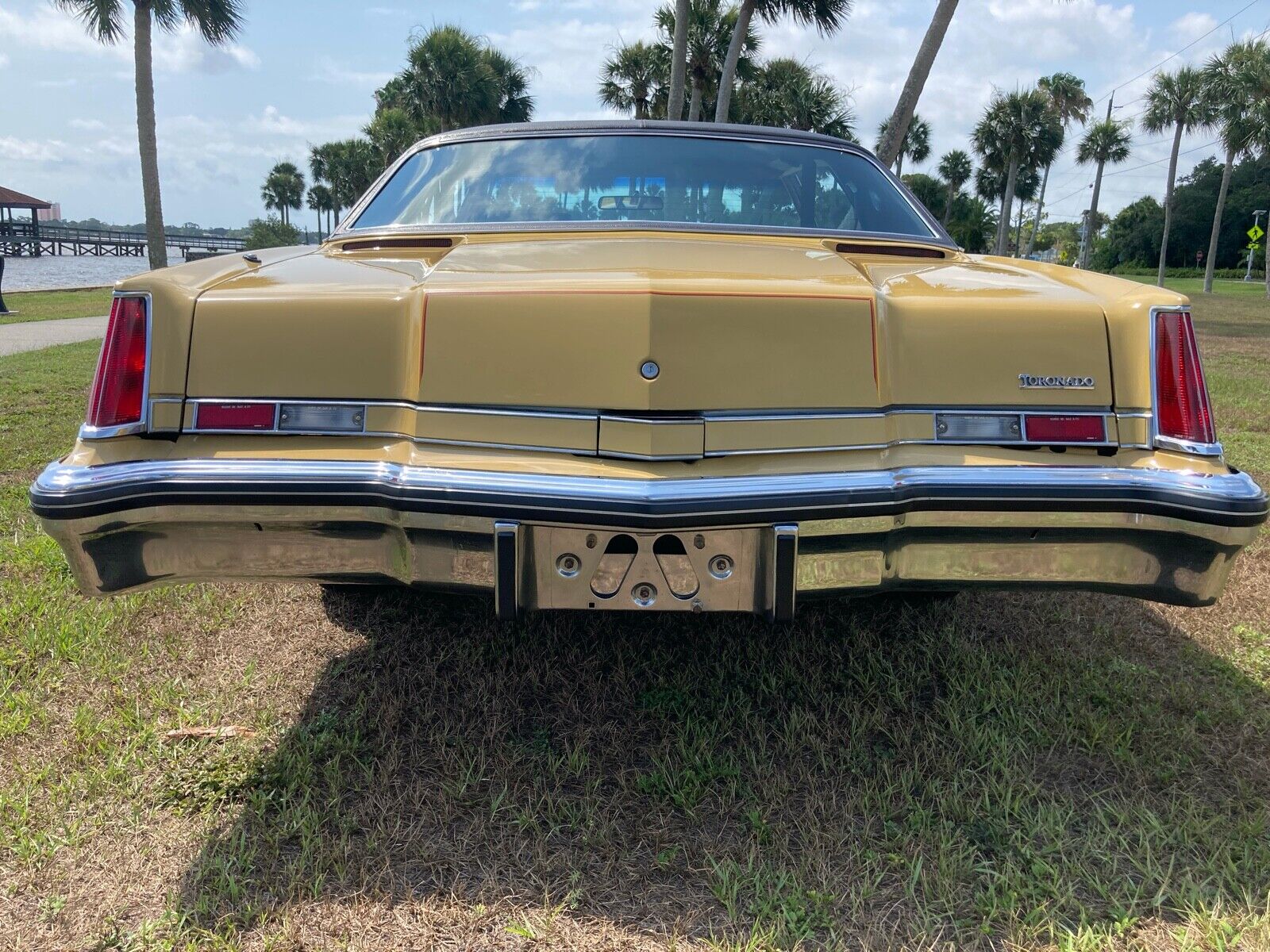 Oldsmobile-Toronado-1973-6