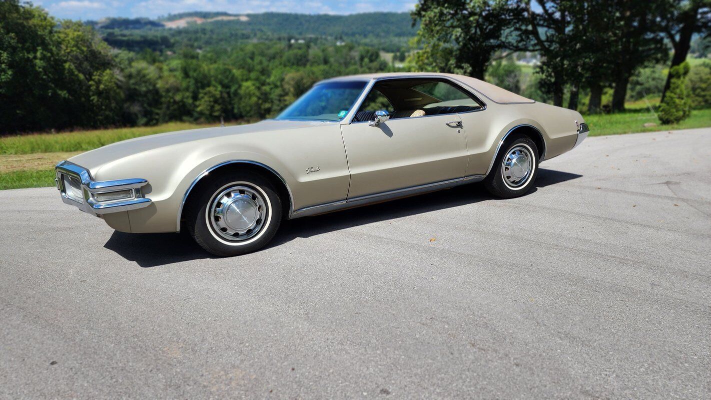 Oldsmobile-Toronado-Awesome-Survivor-1968-1