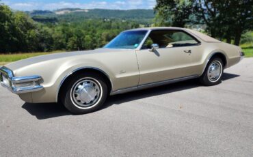 Oldsmobile-Toronado-Awesome-Survivor-1968-11