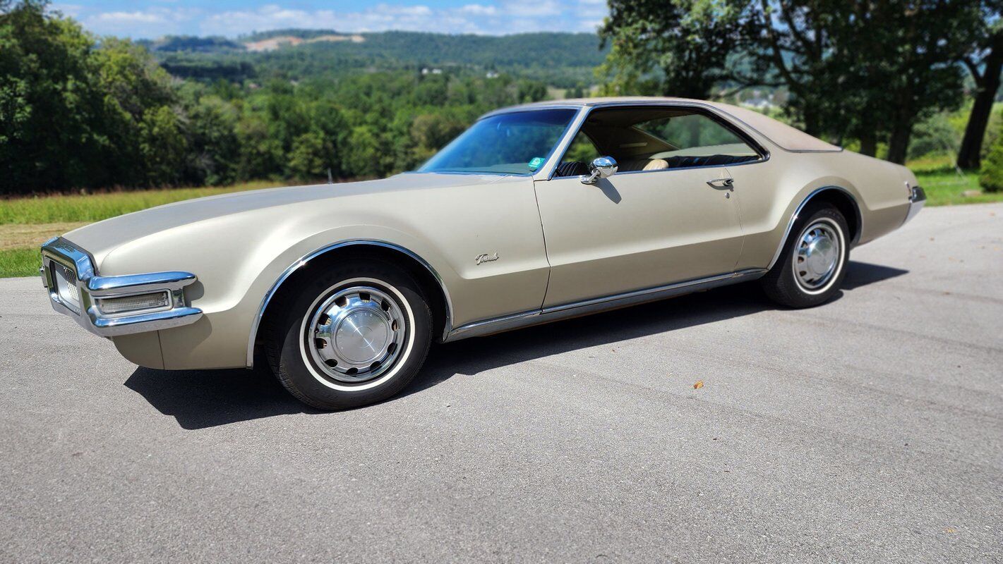 Oldsmobile-Toronado-Awesome-Survivor-1968-11