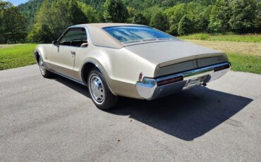 Oldsmobile-Toronado-Awesome-Survivor-1968-19