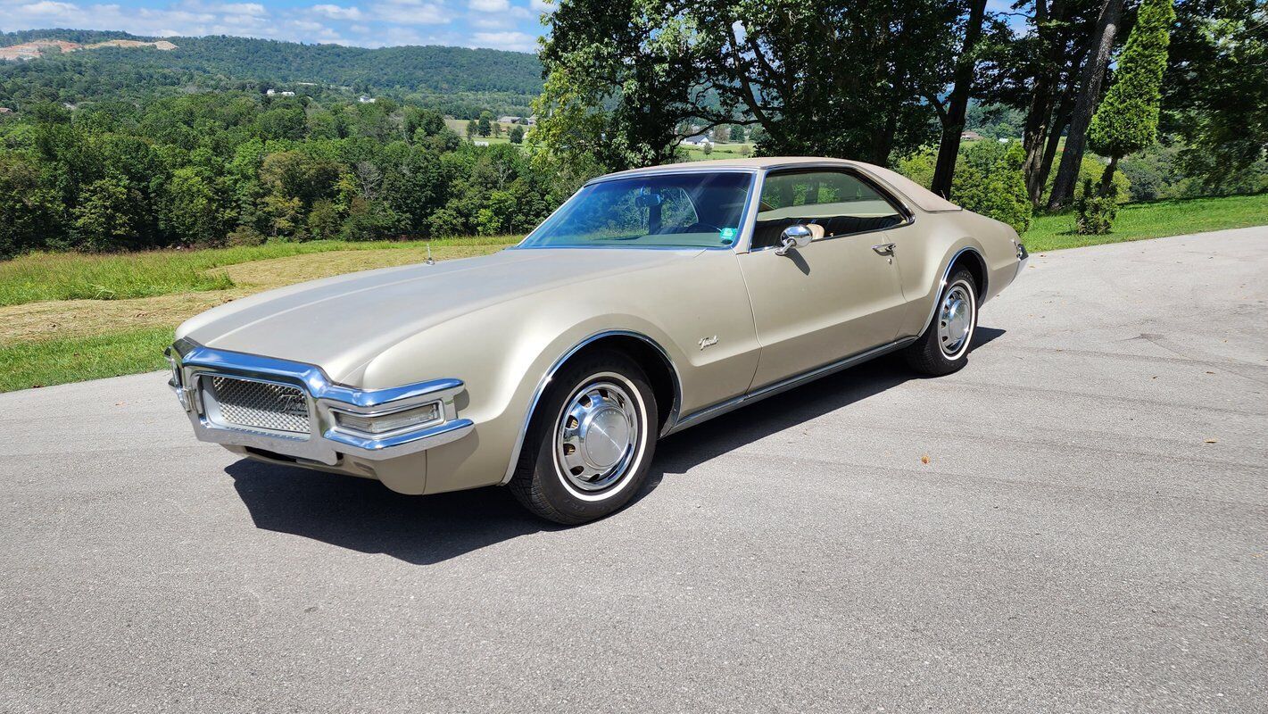 Oldsmobile-Toronado-Awesome-Survivor-1968-2