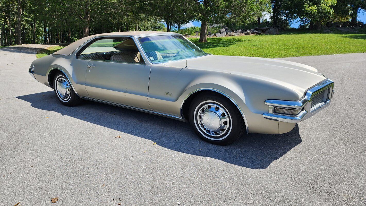 Oldsmobile-Toronado-Awesome-Survivor-1968-7