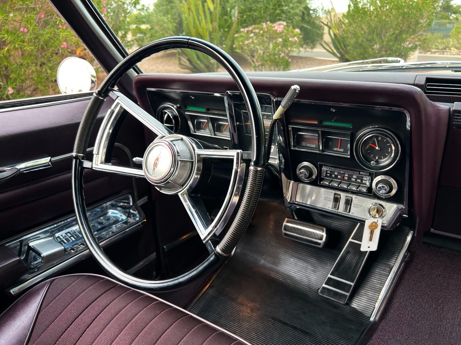 Oldsmobile-Toronado-Cabriolet-1966-14