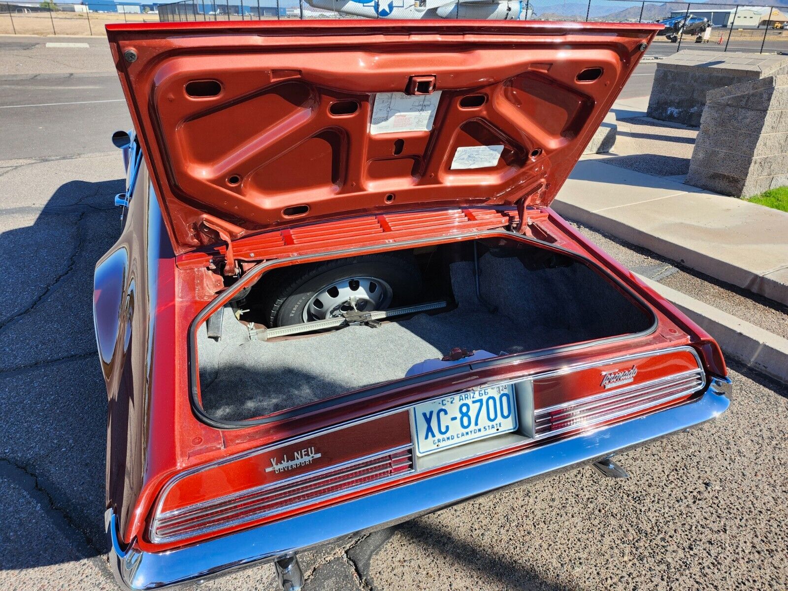 Oldsmobile-Toronado-Coupe-1966-6