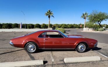 Oldsmobile-Toronado-Coupe-1966-9